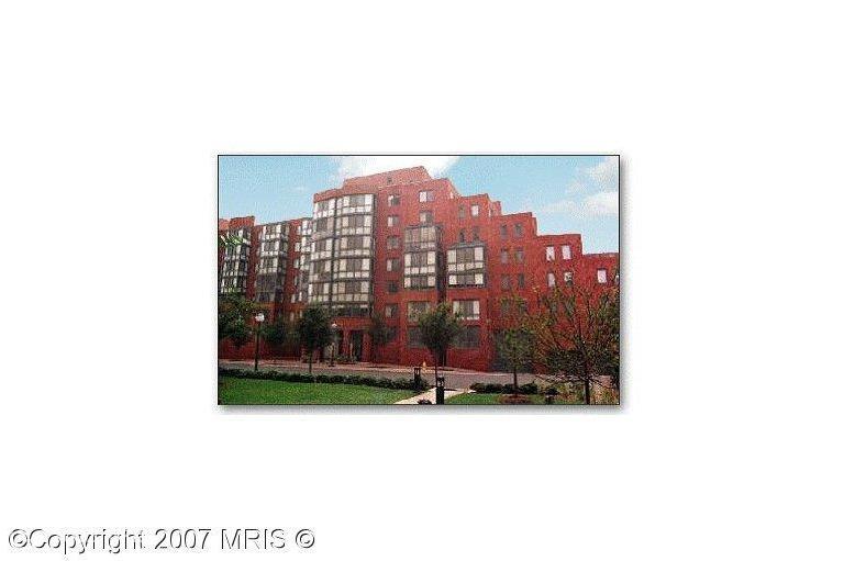 1050 TAYLOR ST N #103, Arlington Virginia 22201 - Townhome Townhome/Condo Real Estate
